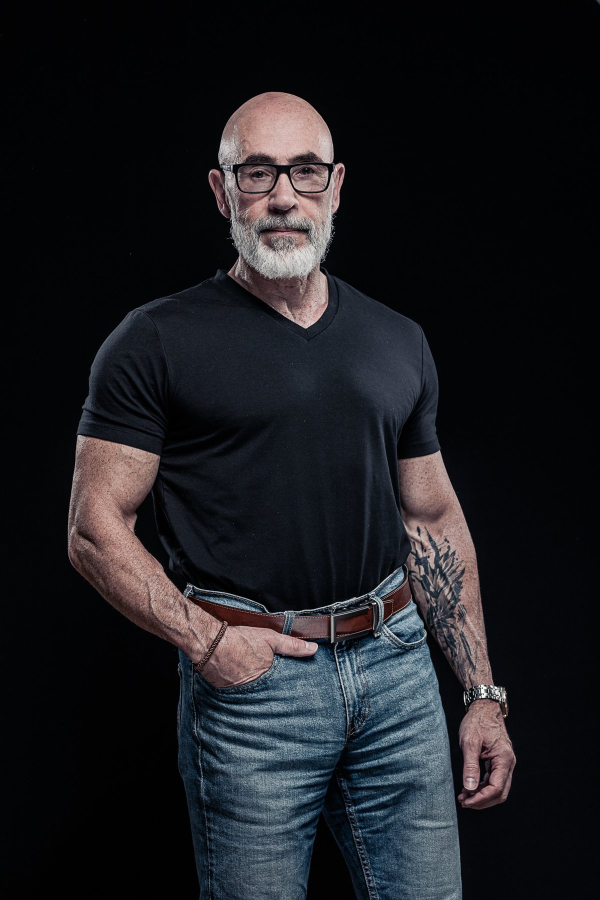 Vic Holtreman, studio portrait